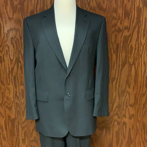 Jos A. Bank Men's Suit - Picture 9 of 13